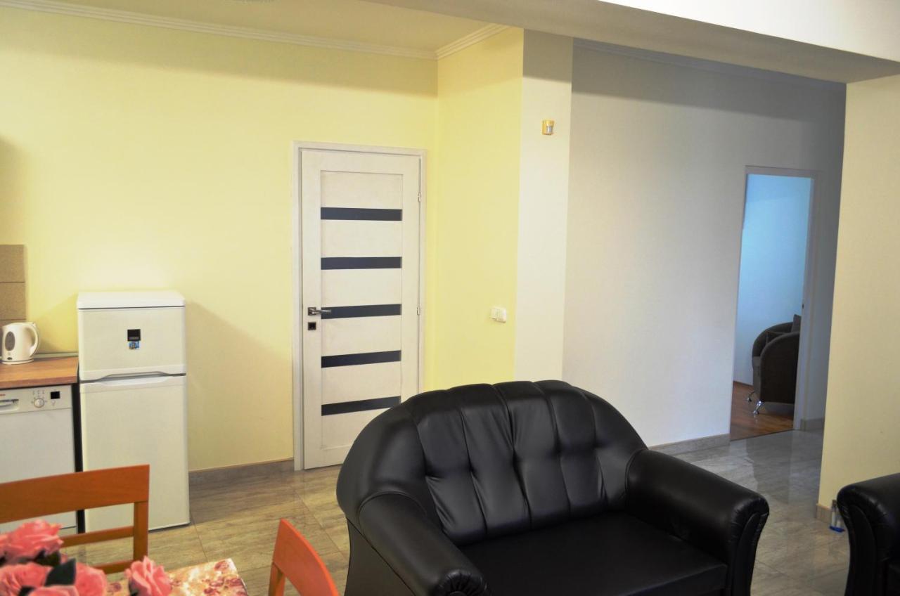 Henrietta - Violetta Apartman Hajdúszoboszló Buitenkant foto