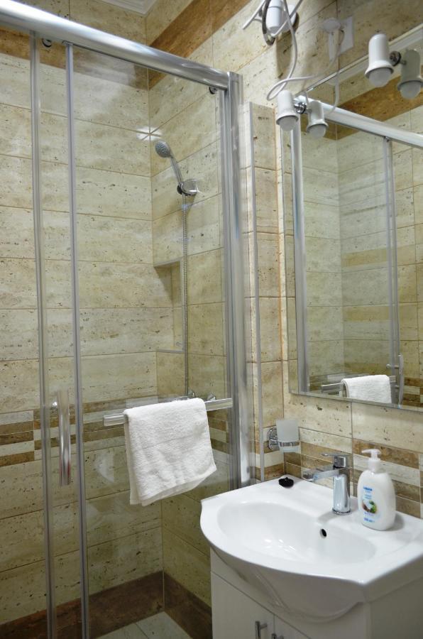 Henrietta - Violetta Apartman Hajdúszoboszló Buitenkant foto