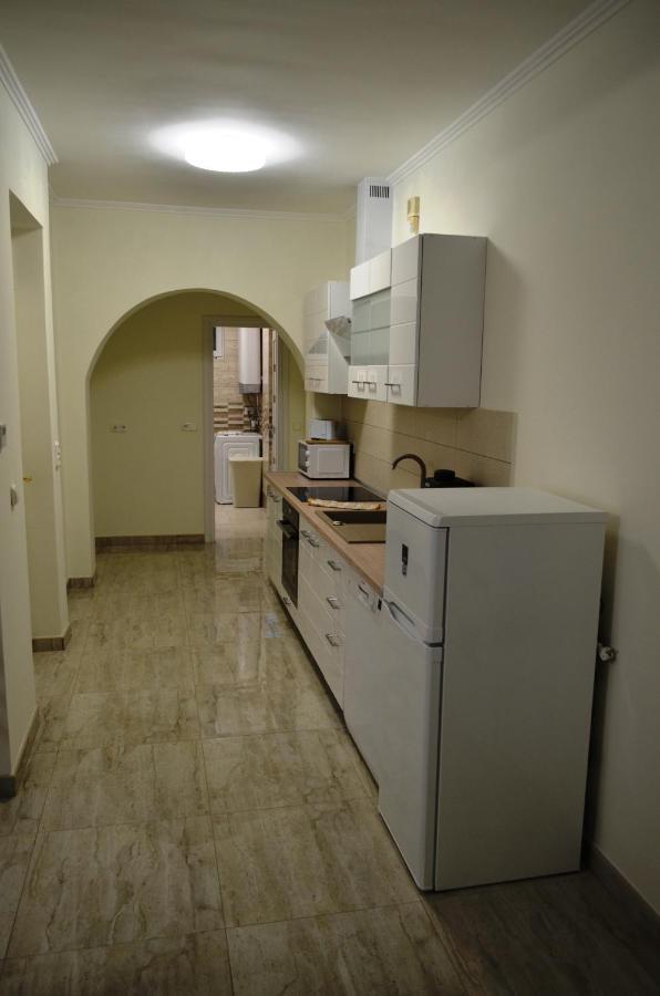 Henrietta - Violetta Apartman Hajdúszoboszló Buitenkant foto